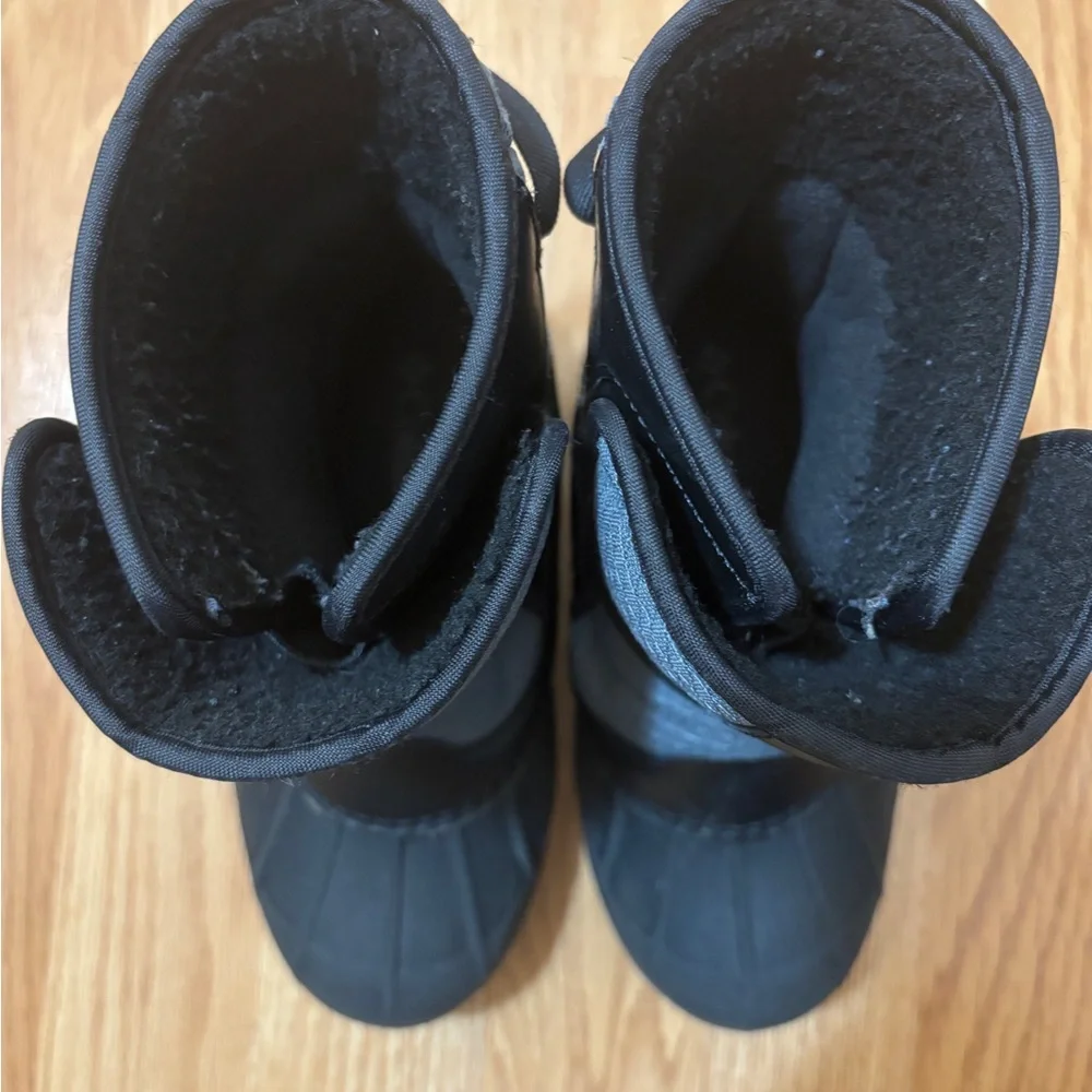 Columbia Black and Blue Insulated Boots, size 13 - Picture 3 of 5